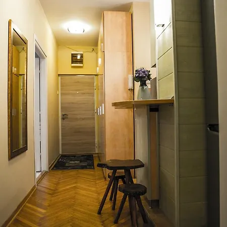 Apartment Palace *
